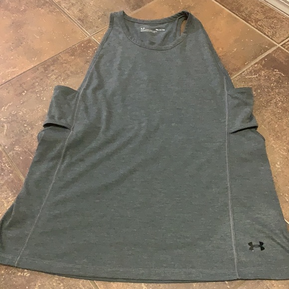 Under Armour workout shirts - Picture 2 of 4